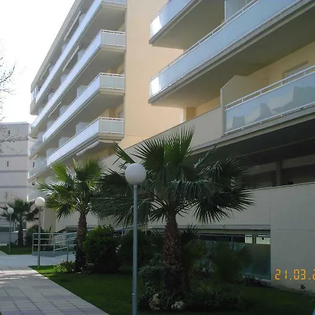 アパート Edificio Anton